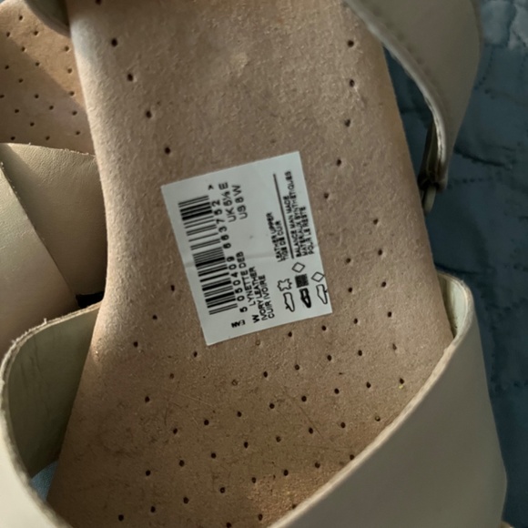 CLARKS Sandal - Picture 7 of 7